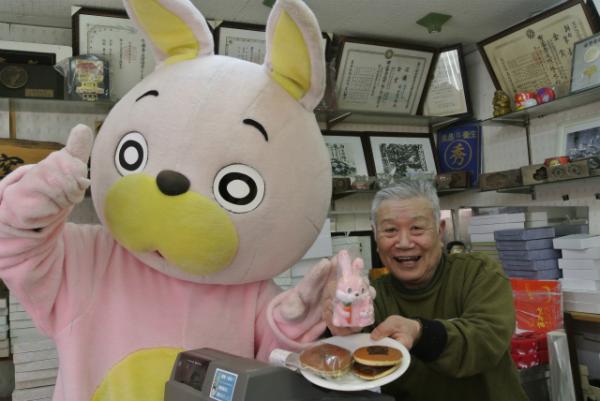 ウサヒと玉屋の店長