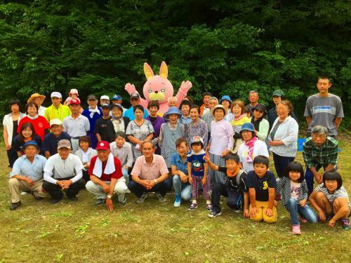 送橋区の皆さんとウサヒ