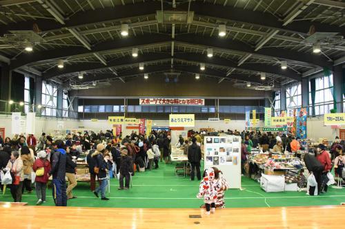 メイン会場となった町民体育館の様子の写真