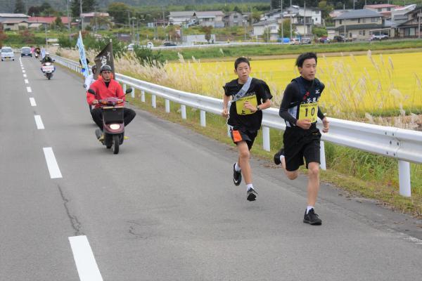 3区で各チームが攻防が繰り広げている写真