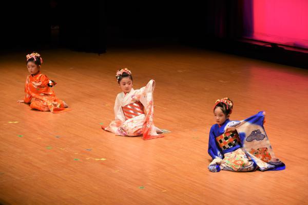 朝日柳香会による雅な日本舞踊の写真2