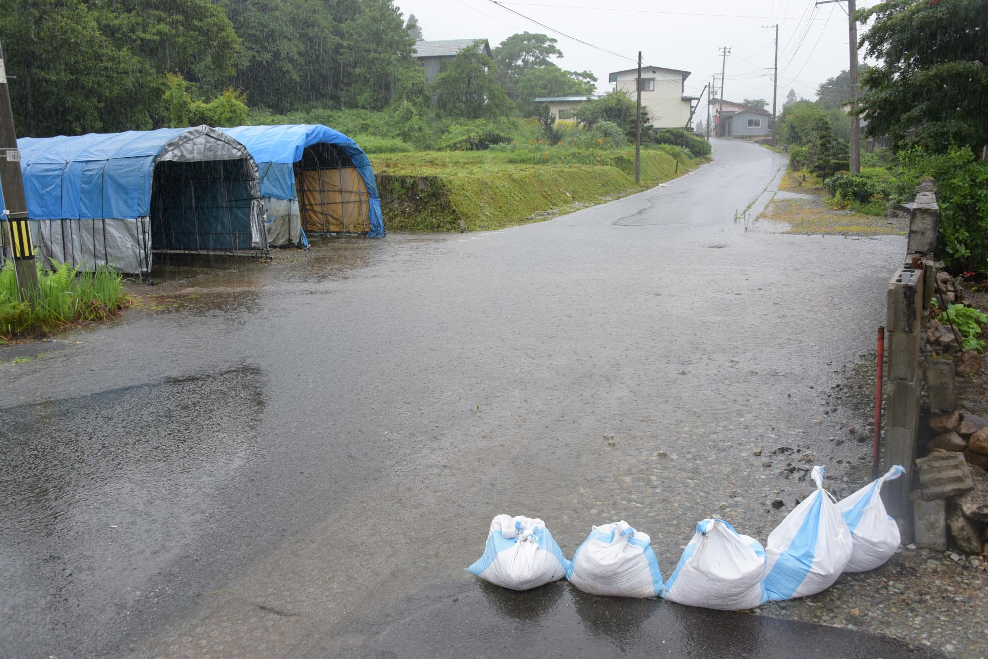 松原地内道路冠水