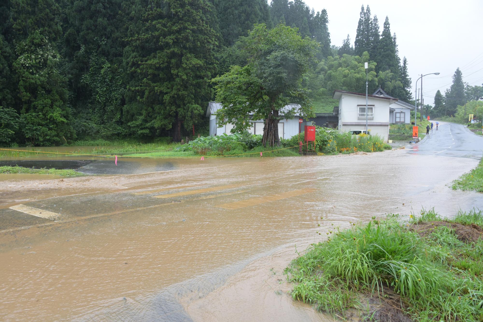 太郎地内 五百川温泉前