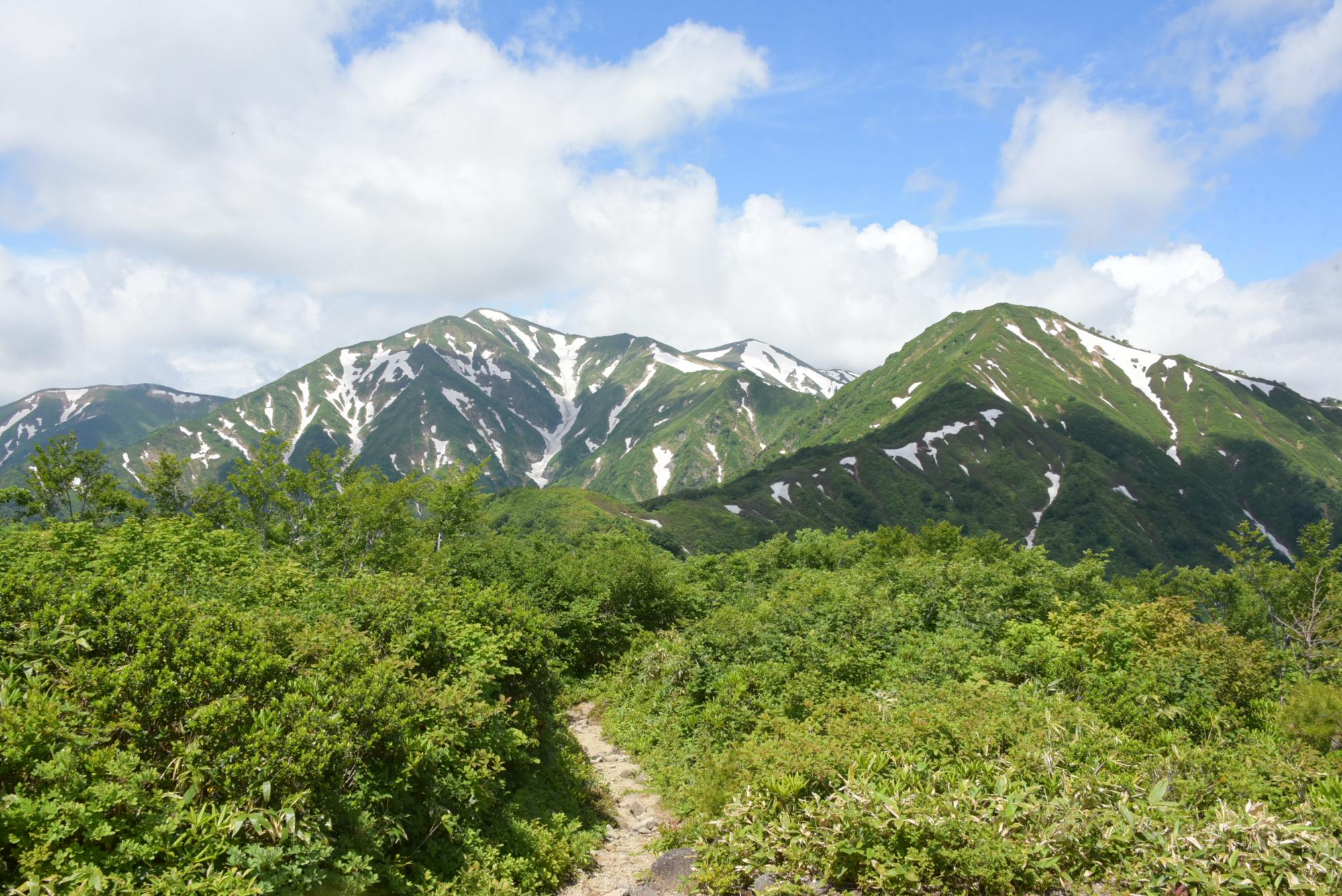 鳥原山展望台からの朝日連峰