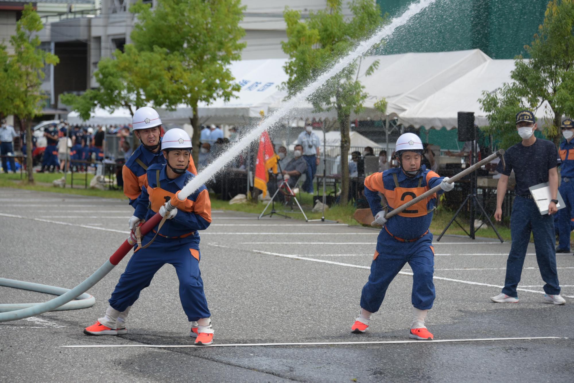 小型ポンプ操法の様子