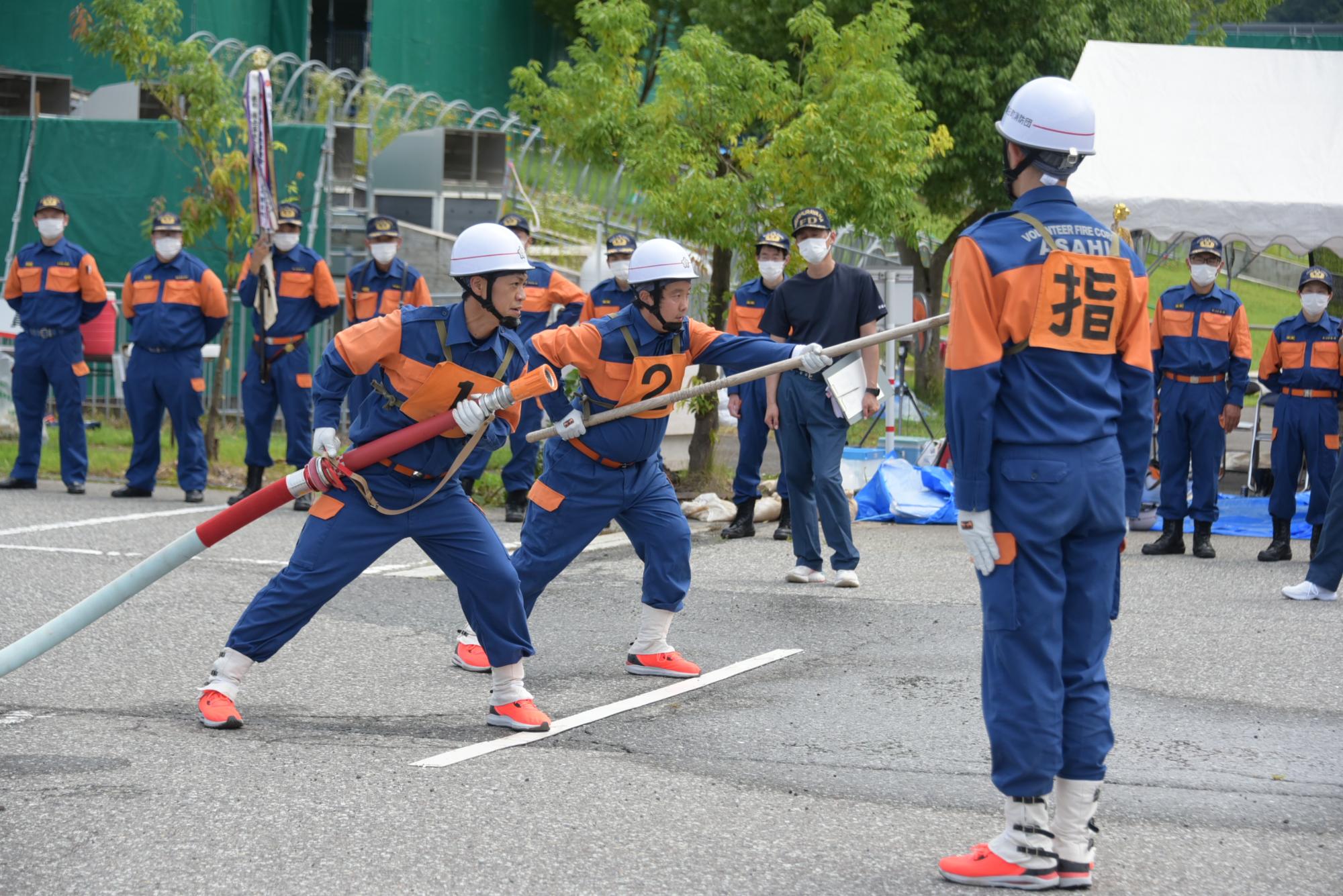 小型ポンプ操法の様子