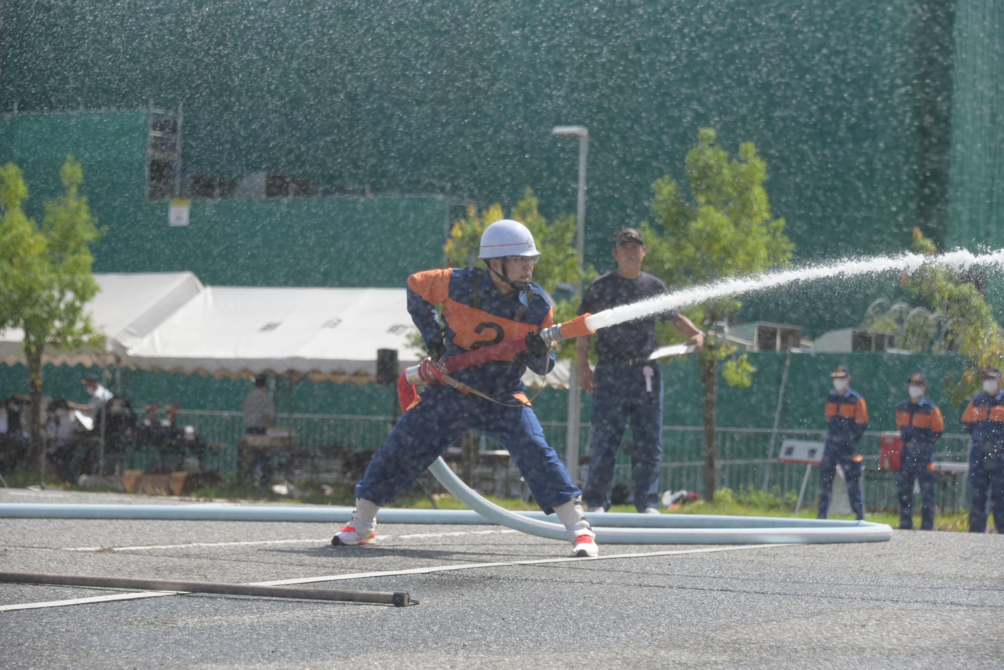 自動車ポンプ操法の様子