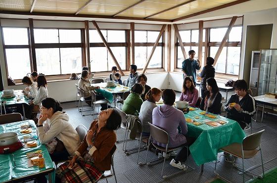 Asahi自然観スノーパークの休憩所「大空」に集まった参加者の写真