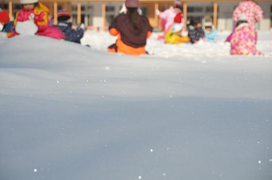 あさひ保育園の雪遊びの様子の写真5