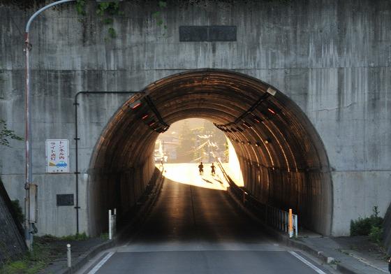 午後6時17分頃の太郎トンネルの写真