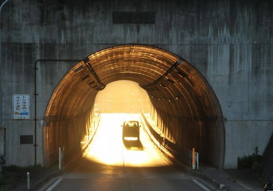 午後6時35分頃の太郎トンネルの写真