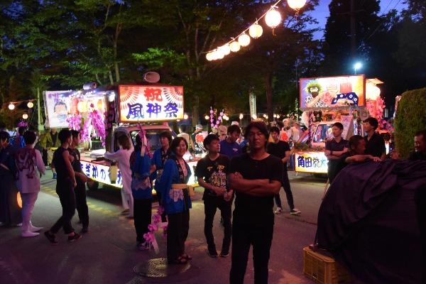 行列開始を前に白山神社に集まる参加者2