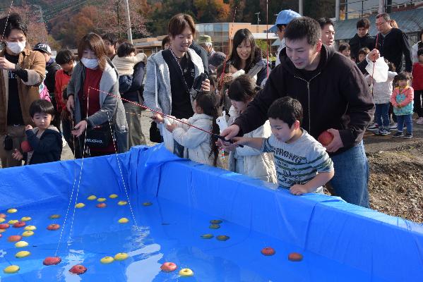 りんご釣りゲームの写真